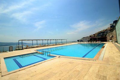 Sea View Apartment For Sale In Didim - Communal pool and sunny terraces