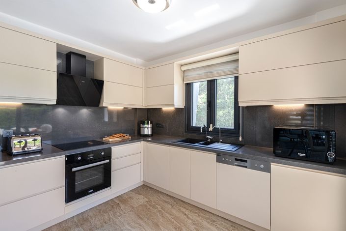 Image No.13-3 Bed Villa for sale