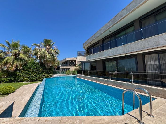 Image No.1-4 Bed Villa for sale