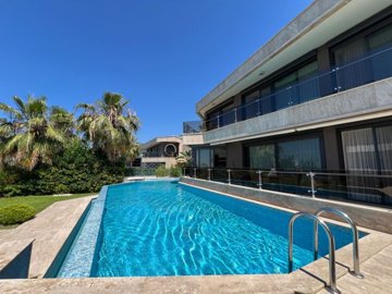 Ultra-Luxurious Sea View Alanya Villa For Sale - Desirable private exterior