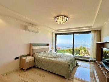 Ultra-Luxurious Sea View Alanya Villa For Sale - Second double bedroom with ensuite