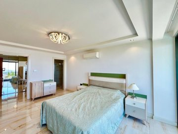 Ultra-Luxurious Sea View Alanya Villa For Sale - Very spacious bedroom with balcony access