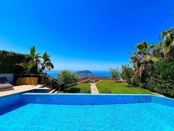 Ultra-Luxurious Sea View Alanya Villa For Sale - Down the garden to sea views