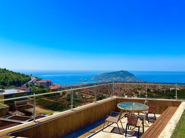Ultra-Luxurious Sea View Alanya Villa For Sale - Seating area with amazing sea views