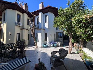 A Traditional Garden Apartment With Modern Accents Is For Sale In Dalyan - Apartment with large garden