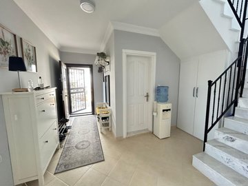 A Detached Immaculate Villa For Sale In Akbuk - Entrance hallway