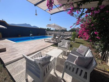 A Stylish Dalyan Bungalow For Sale With A Private Pool & Garden - Beautiful seating in the garden