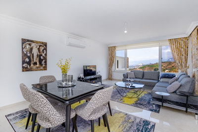 Exceptional Apartment For Sale In Kargicak, Alanya - Dining area and lounge