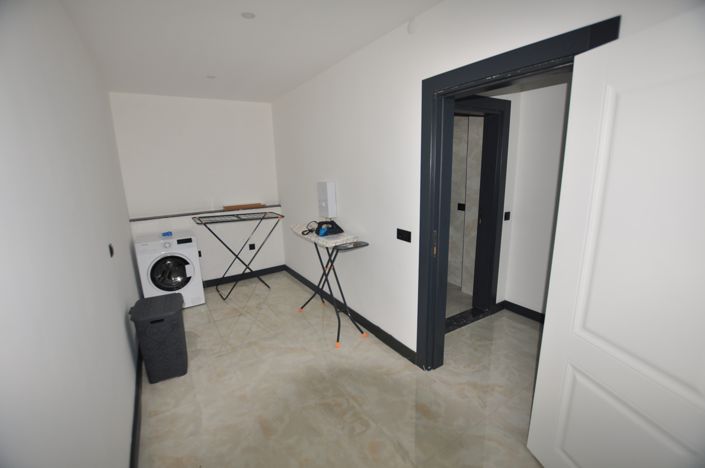 Image No.16-7 Bed Villa for sale