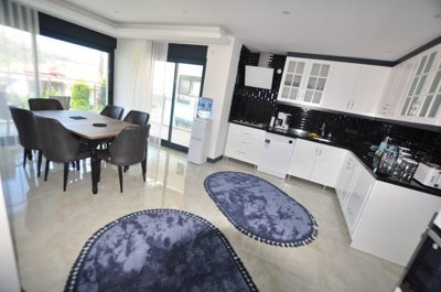 Modern Luxury 7 bedroomed villa-kitchen