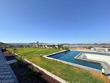 Beautiful Garden Apartment For Sale In Milas, Mugla - Landscaped exterior