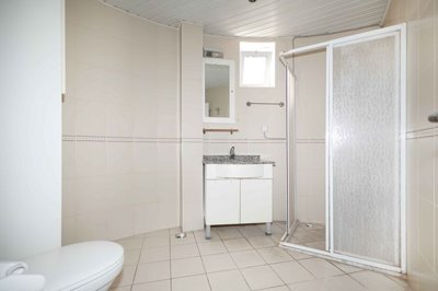 Notable Alanya Apartment For Sale In Cikcilli - Main bathroom