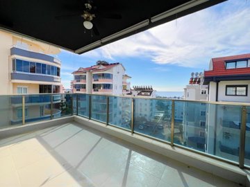 Sea View Alanya Penthouse For Sale With A Shared Pool - Living room balcony