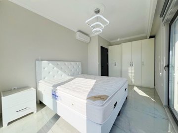 Sea View Alanya Penthouse For Sale With A Shared Pool - Double bedroom