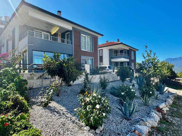 Image No.1-4 Bed Villa for sale