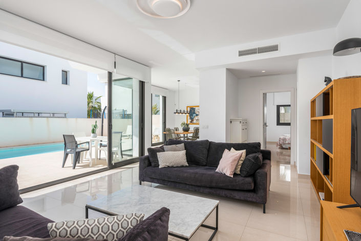 Image No.2-4 Bed Villa for sale