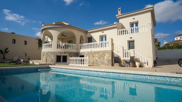 Image No.2-3 Bed Villa for sale