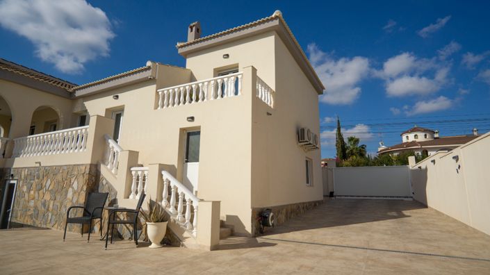 Image No.41-3 Bed Villa for sale