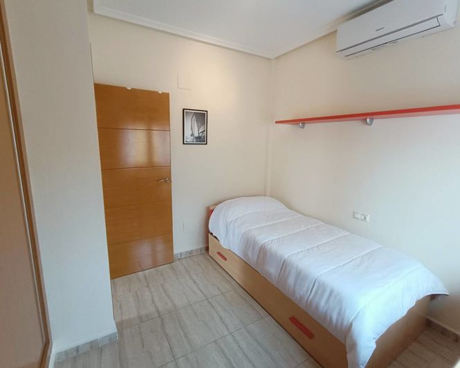 Image No.12-3 Bed Property for sale