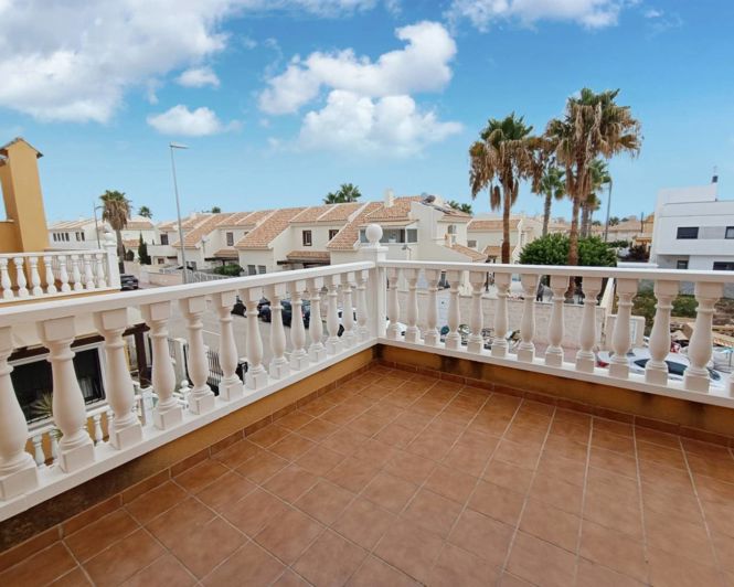 Image No.27-3 Bed Property for sale