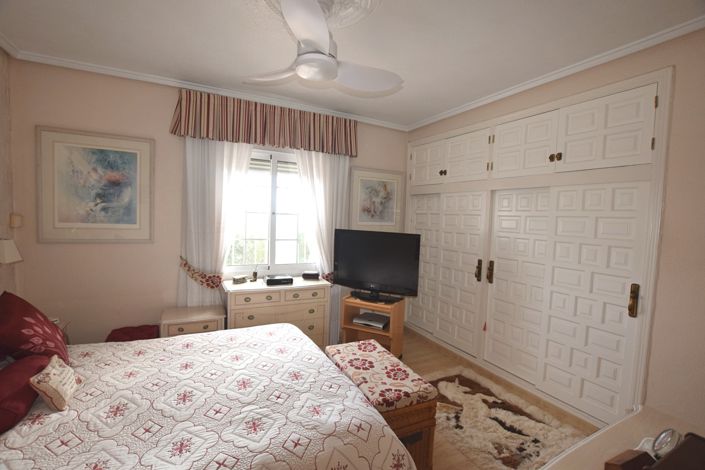 Image No.15-5 Bed Villa for sale