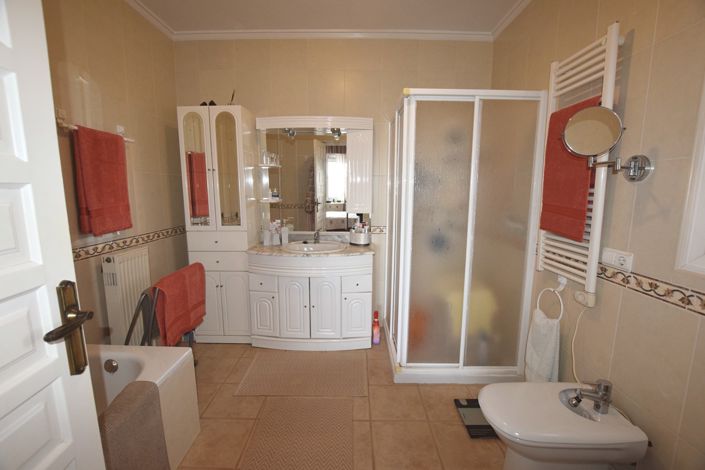 Image No.16-5 Bed Villa for sale