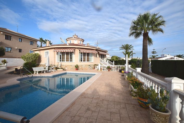 Image No.38-5 Bed Villa for sale