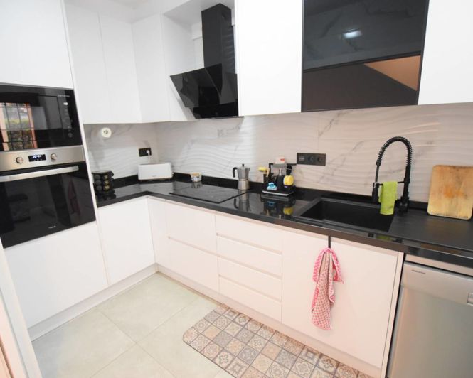 Image No.10-3 Bed Townhouse for sale