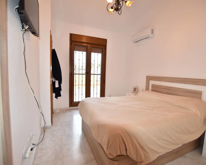 Image No.19-3 Bed Townhouse for sale