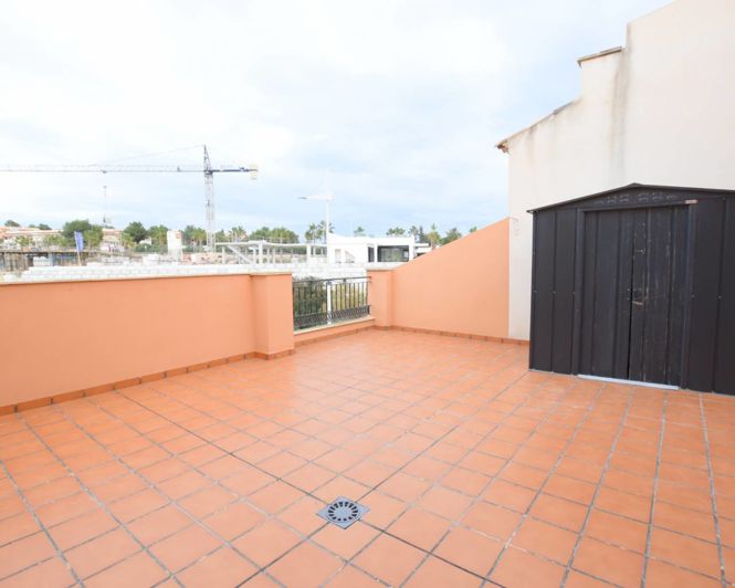 Image No.25-3 Bed Townhouse for sale