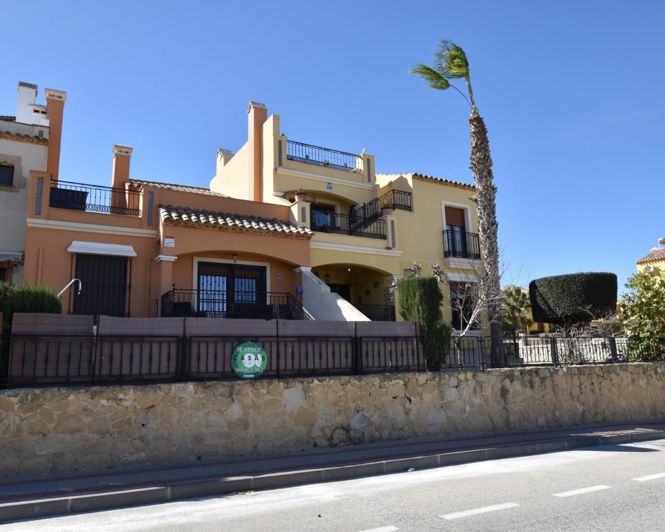 Image No.27-3 Bed Townhouse for sale