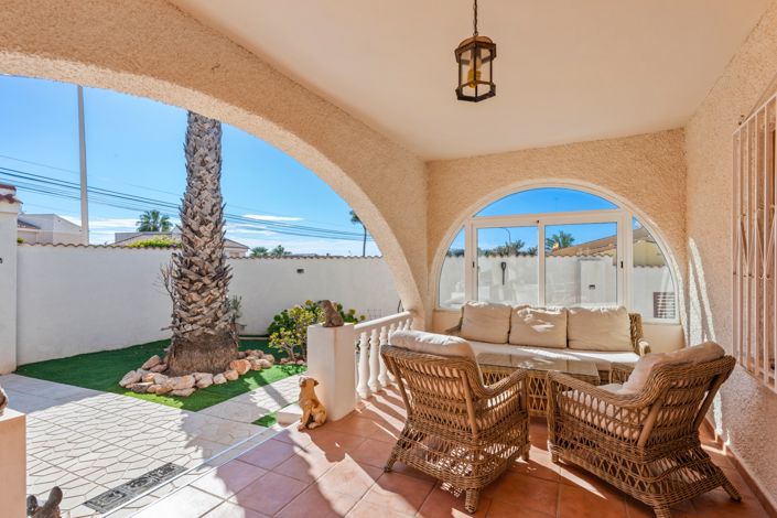 Image No.4-5 Bed Villa for sale