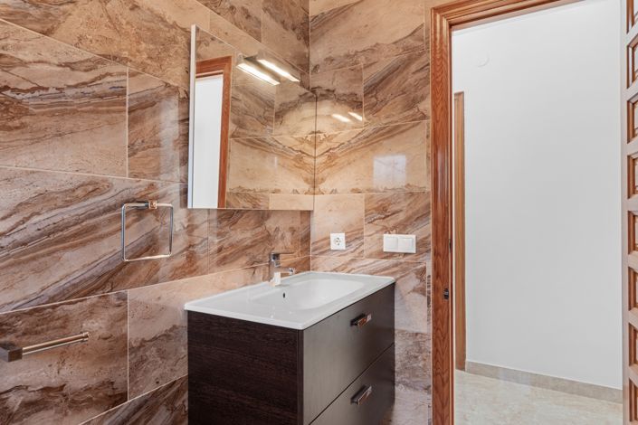 Image No.17-3 Bed Villa for sale