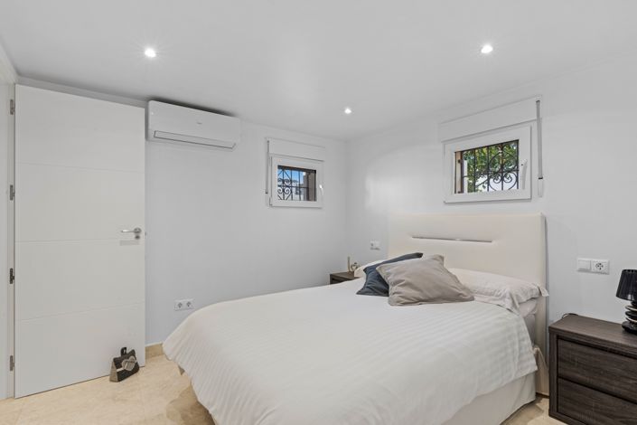 Image No.26-3 Bed Villa for sale