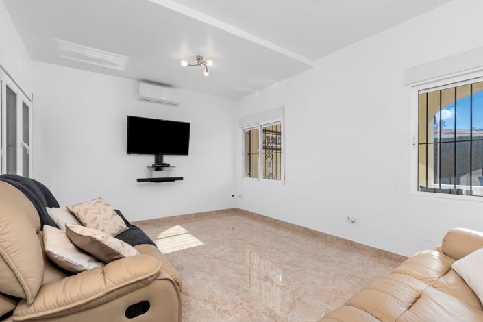 Image No.6-3 Bed Villa for sale