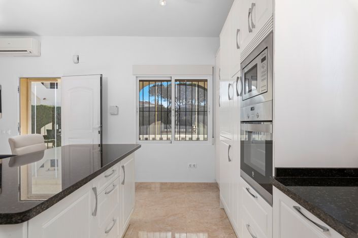 Image No.9-3 Bed Villa for sale