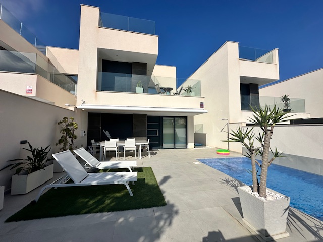 Image No.1-5 Bed Villa for sale