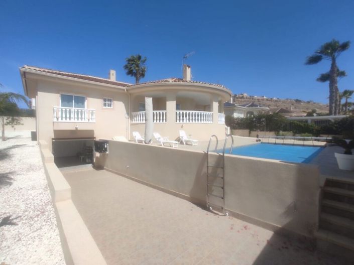 Image No.27-3 Bed Villa for sale