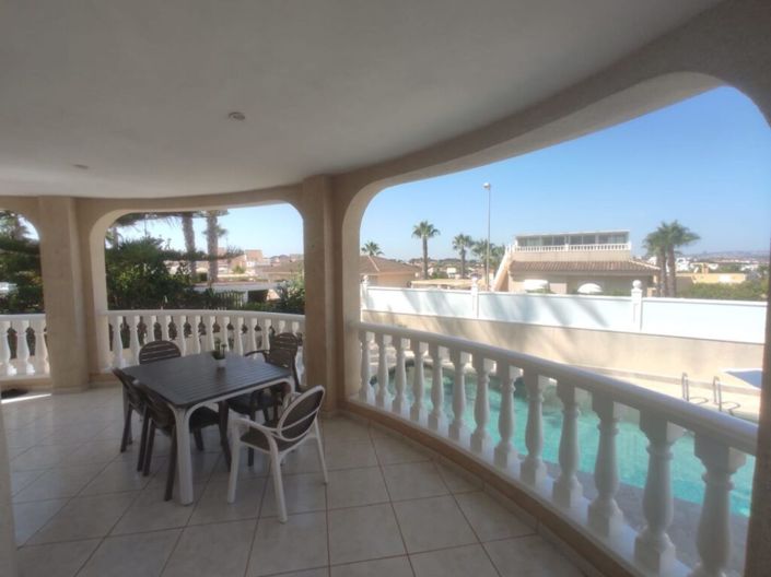 Image No.3-3 Bed Villa for sale