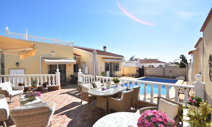 Image No.2-4 Bed Villa for sale