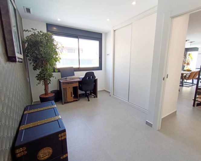 Image No.11-3 Bed Villa for sale