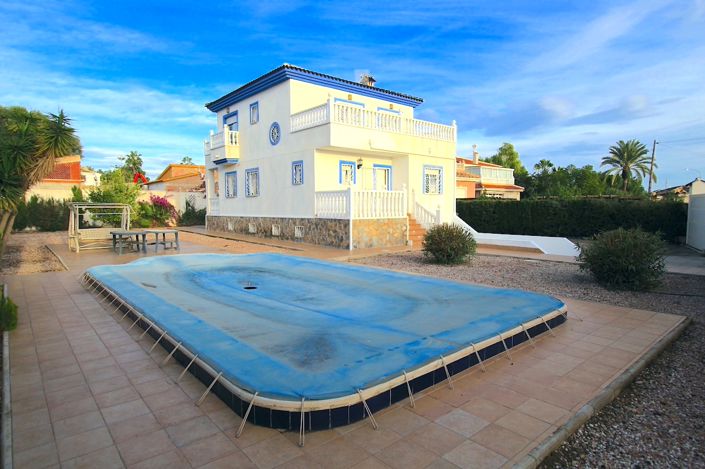 Image No.1-4 Bed Villa for sale