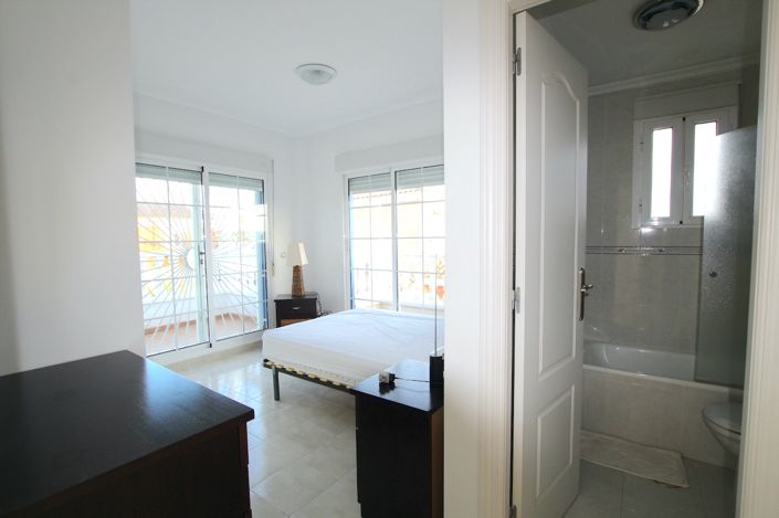 Image No.19-4 Bed Villa for sale