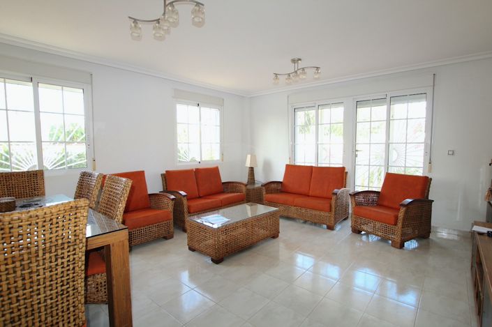 Image No.3-4 Bed Villa for sale