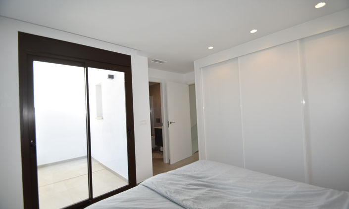 Image No.15-4 Bed Villa for sale