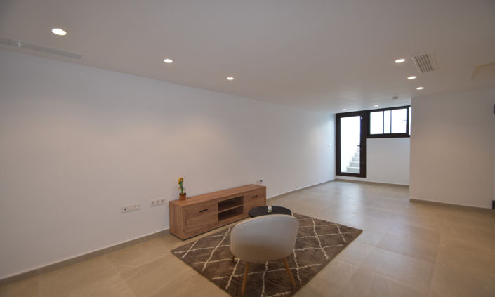 Image No.27-4 Bed Villa for sale