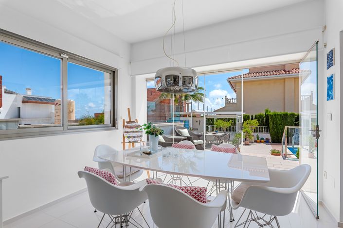 Image No.11-4 Bed Villa for sale