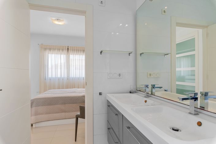 Image No.16-4 Bed Villa for sale