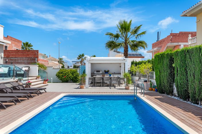 Image No.29-4 Bed Villa for sale