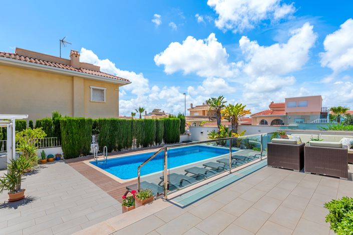 Image No.32-4 Bed Villa for sale